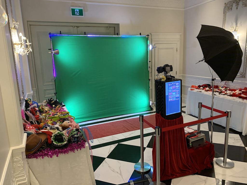 Red Carpet Photo Booth | 5018 Haliburton County Rd 21, Dysart et al, ON K0M, Canada | Phone: (416) 706-8110