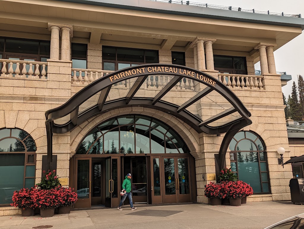 Brewsters Lake Louise Stables | 111 Lake Louise Dr, Lake Louise, AB T0L 1E0, Canada | Phone: (403) 762-5454
