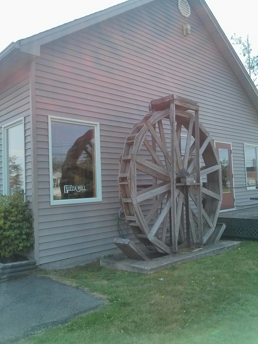 Pizza Mill | 3160 Main St, Salisbury, NB E4J 2L8, Canada | Phone: (506) 372-4433
