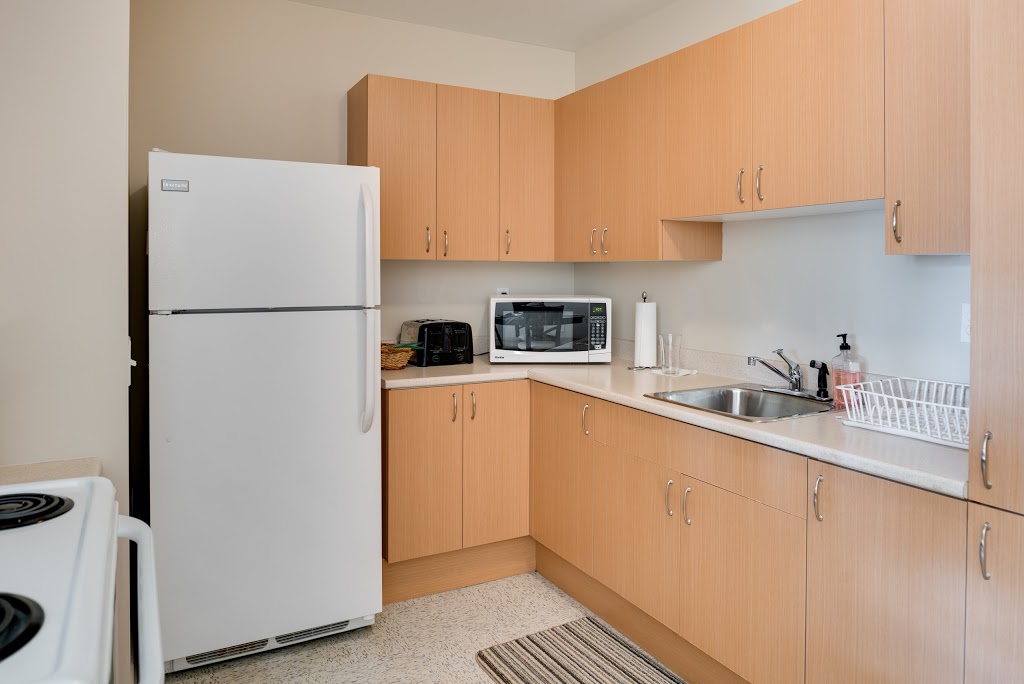 Résidence Des Sources | 4200 Boulevard des Sources, Dollard-des-Ormeaux, QC H9B 3M6, Canada | Phone: (514) 683-2323