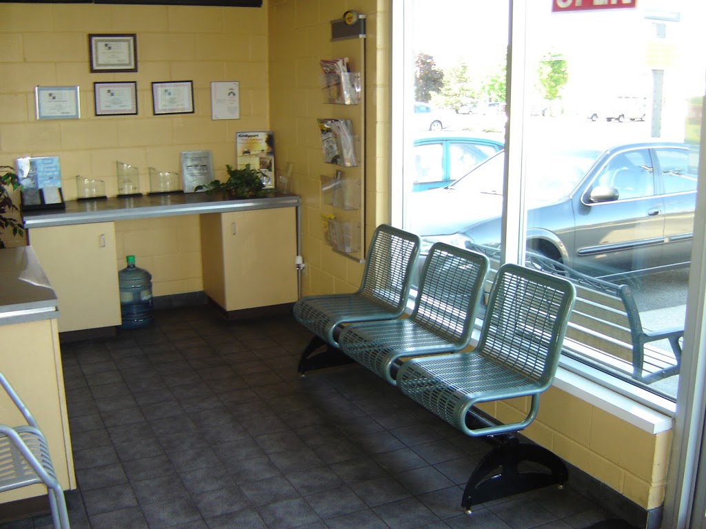 Pennzoil 10 Minute Oil Change Center | 615 Davenport Rd, Waterloo, ON N2V 2G2, Canada | Phone: (519) 746-4765