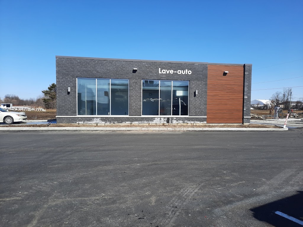 Petro-Canada & Car Wash | 2005 Bd Monseigneur-Langlois Suite 110, Salaberry-de-Valleyfield, QC J6S 0L2, Canada | Phone: (450) 747-1541