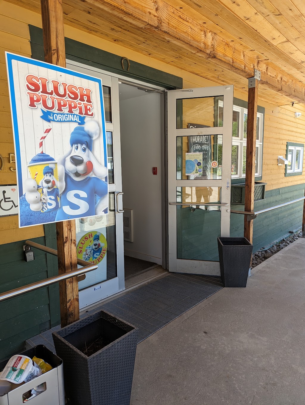 La COOP du Coin | 2059 Chem. des Hauteurs, Sainte-Lucie-des-Laurentides, QC J0T 2J0, Canada | Phone: (819) 774-4459