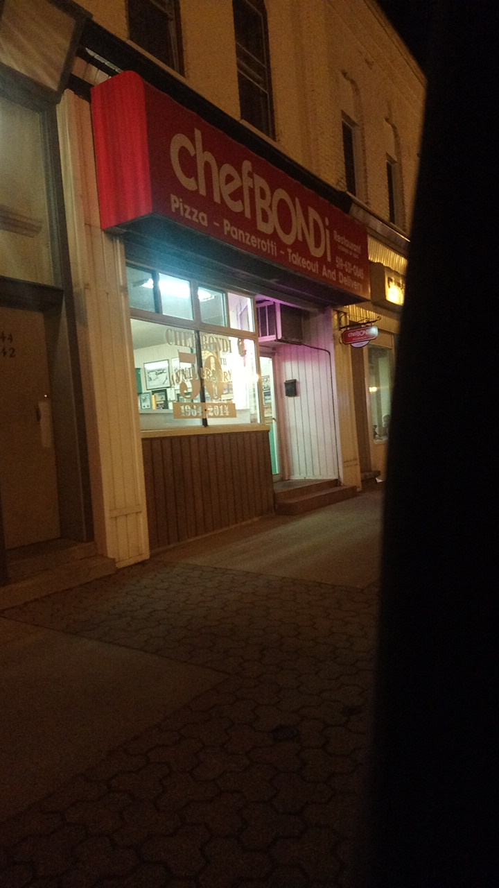 Chef Bondi Pizza Restaurant | 640 Talbot St, St Thomas, ON N5P 1C8, Canada | Phone: (519) 631-0845