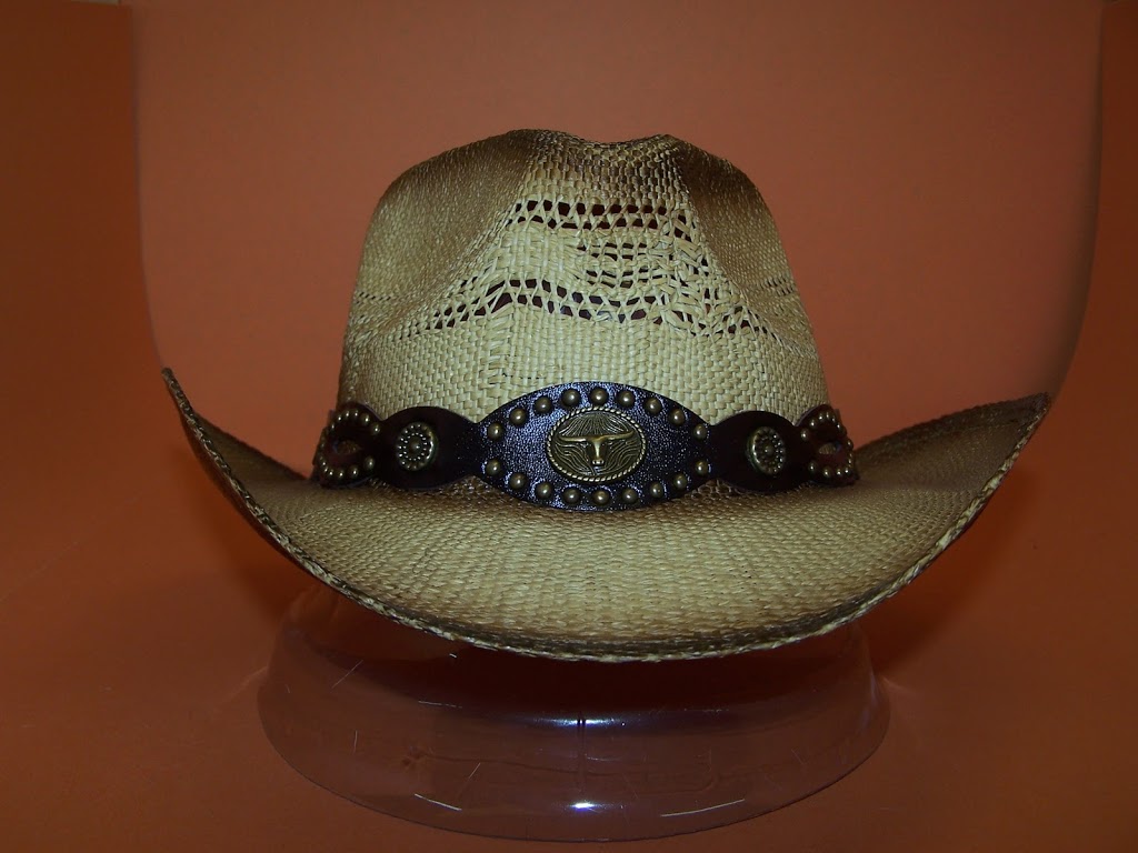 Les Chapeaux des Gorewiches | 520 Rue Notre Dame, Saint-Tite, QC G0X 3H0, Canada | Phone: (418) 365-1324