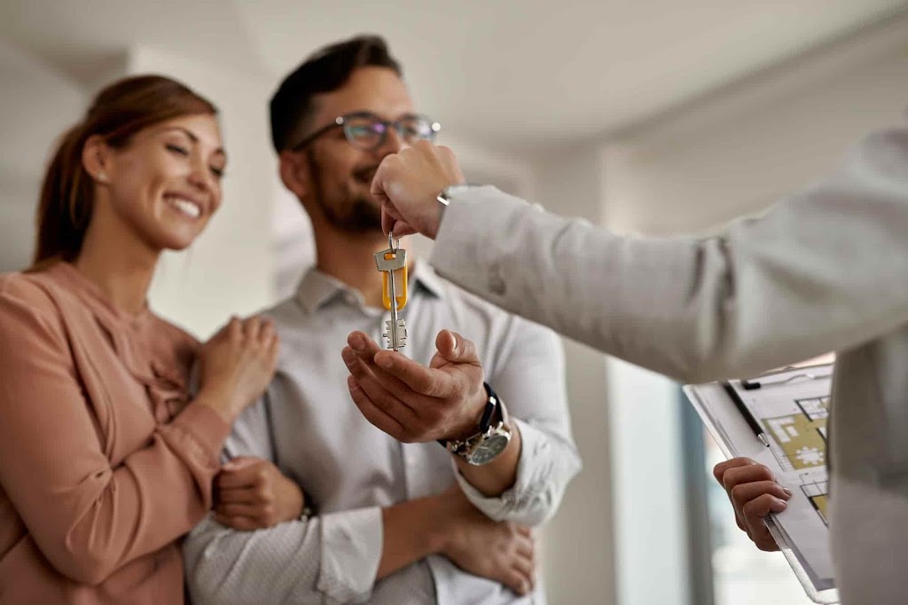 David Bouchard courtier immobilier résidentiel groupe Sutton | 710 Rue Scott O, Alma, QC G8B 1R6, Canada | Phone: (418) 319-5451