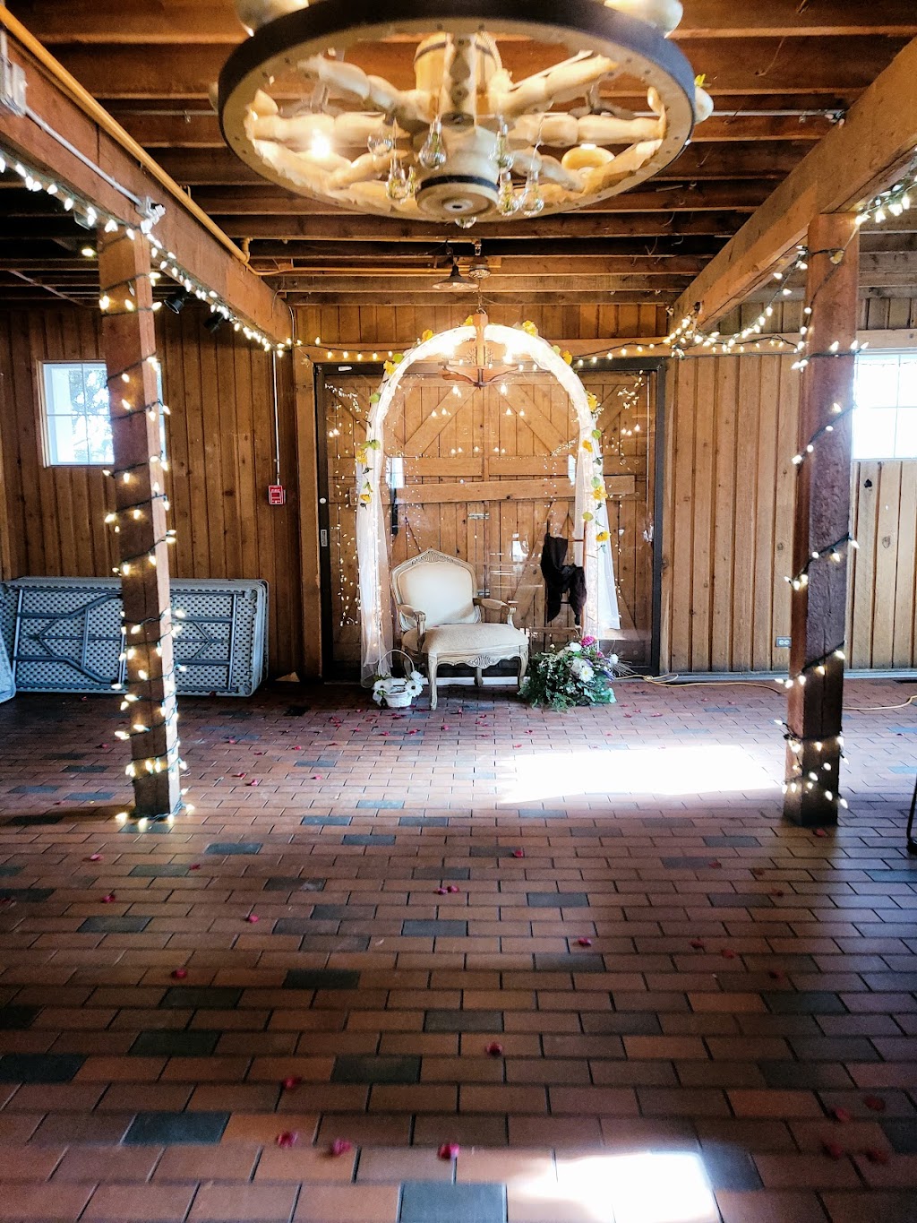 Shawnessy Barn | 224 Shawmeadows Rd SW, Calgary, AB T2Y 1B3, Canada | Phone: (403) 254-1012