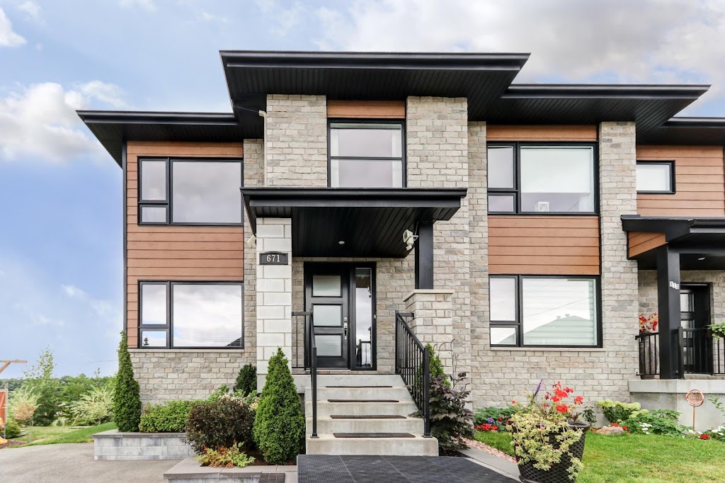 Mélanie St-Pierre Courtière en Immobilier Sutton Synergie | 995 R. Maher Bureau #203, Saint-Jérôme, QC J5L 1Y2, Canada | Phone: (514) 290-8092