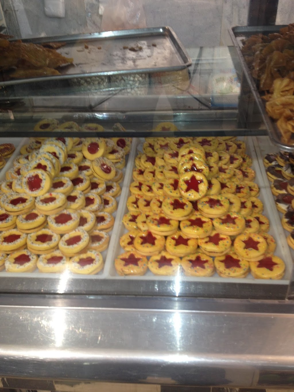 Rose Pastry | 22 Levendale Rd, Richmond Hill, ON L4C 4H2, Canada | Phone: (905) 737-7673