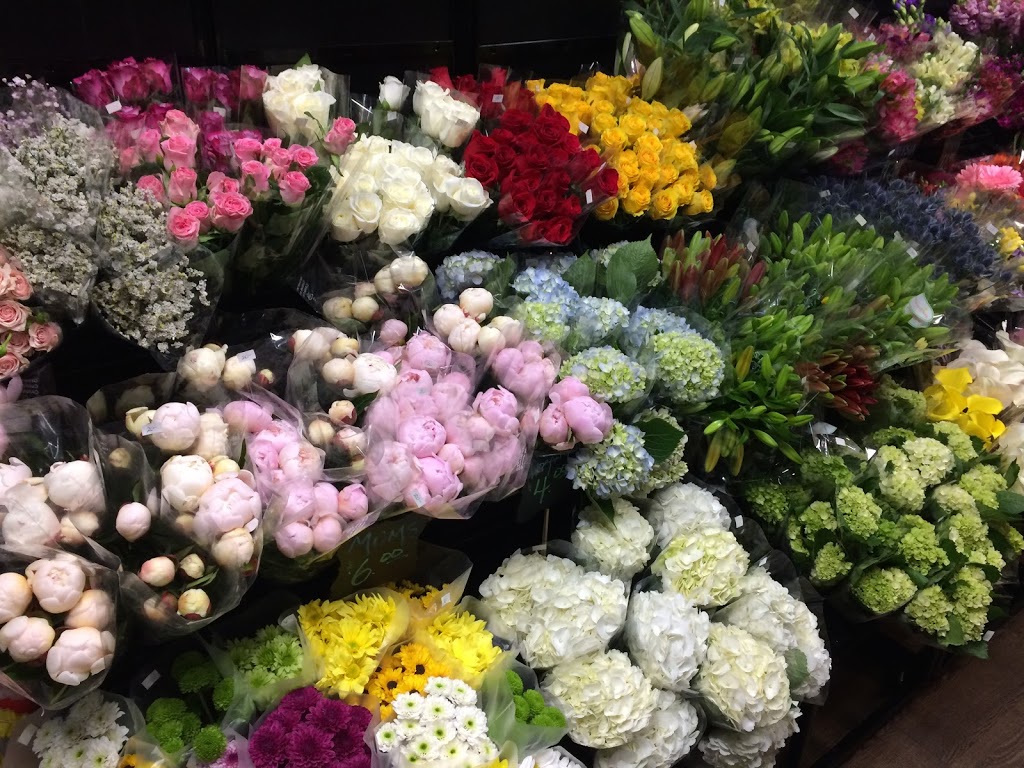 The Flower Market Waterdown | 255 Dundas St E, Waterdown, ON L8B 0E5, Canada | Phone: (905) 689-7800