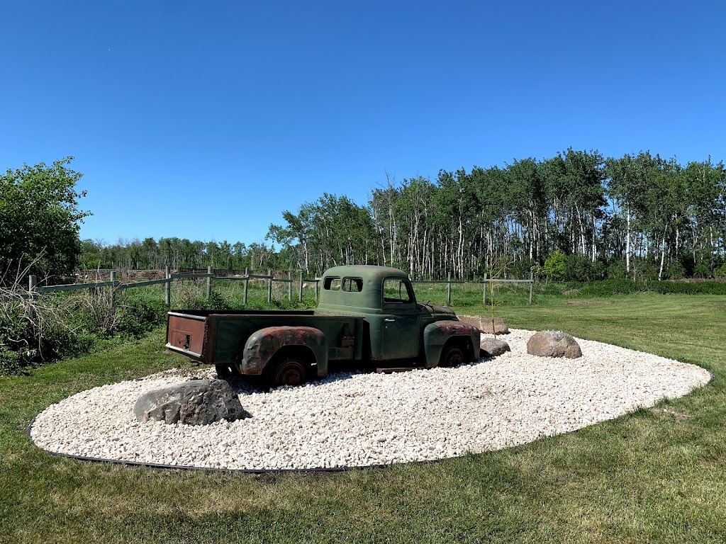 Urban Yard | 449 Ash Ave, Steinbach, MB R5G 0G4, Canada | Phone: (204) 371-2799