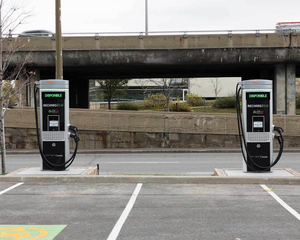 RechargÉco Charging Station | 1401 Boul Crémazie E, Montréal, QC H2M 0B1, Canada | Phone: (888) 758-4389