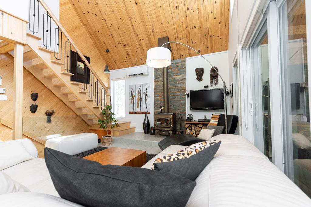 Chalet Équinoxe | 84 Chem. de la Batiscan, Lac-aux-Sables, QC G0X 1M0, Canada | Phone: (450) 780-1669