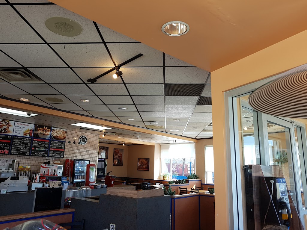Juniors Restaurant | 1019 McPhillips St, Winnipeg, MB R2X 2K6, Canada | Phone: (204) 589-6777