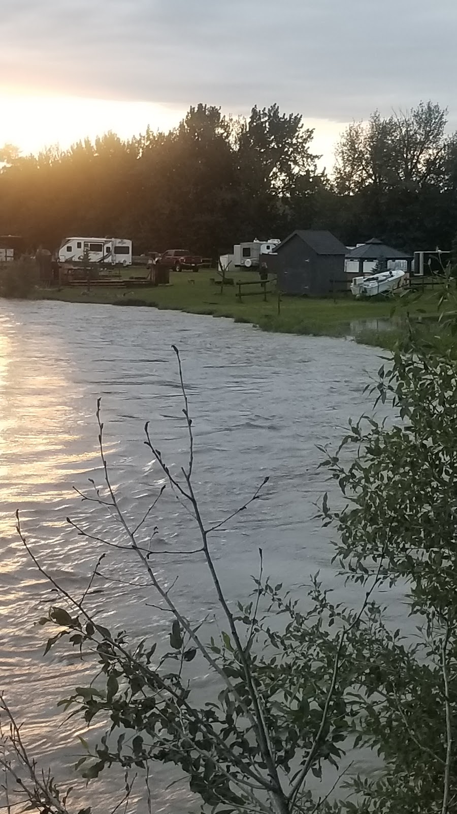 Riverwood Campground | 9G4G+3W, Glenwood, AB T0L 1Y0, Canada | Phone: (403) 626-3227