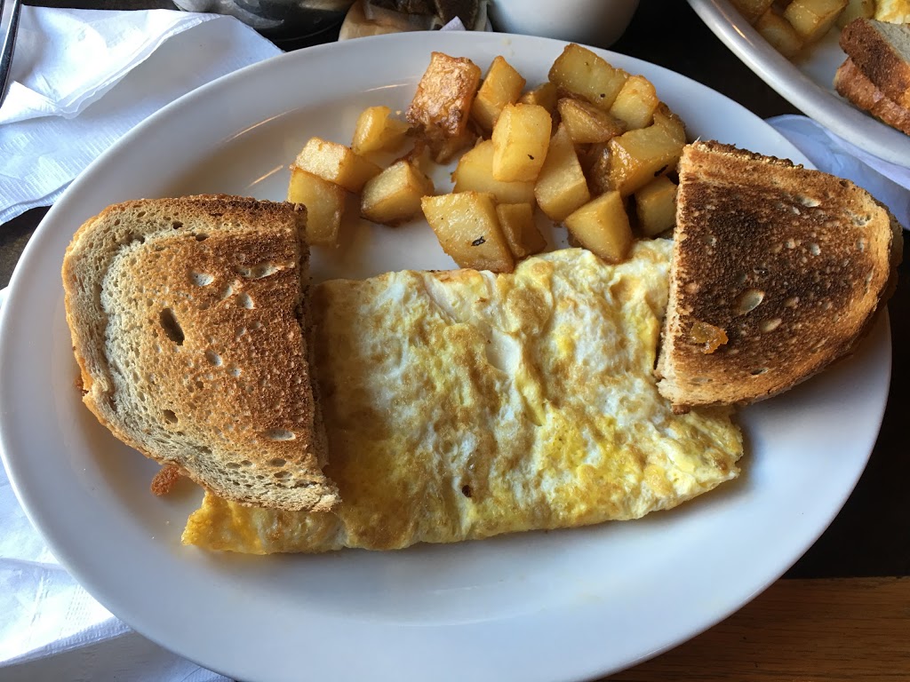 Gateway Family Restaurant | 327 Victoria St N, Tweed, ON K0K 3J0, Canada | Phone: (613) 478-2530