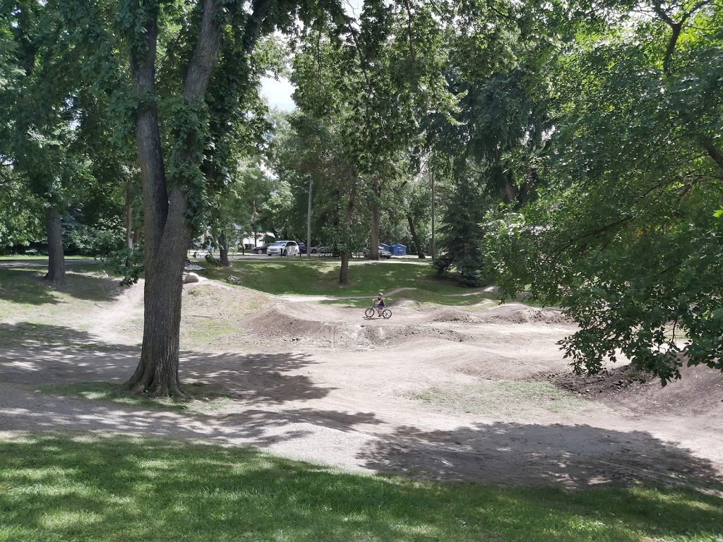 Morden Spray Park | 12 St, Morden, MB R6M 1N9, Canada | Phone: (204) 822-5431