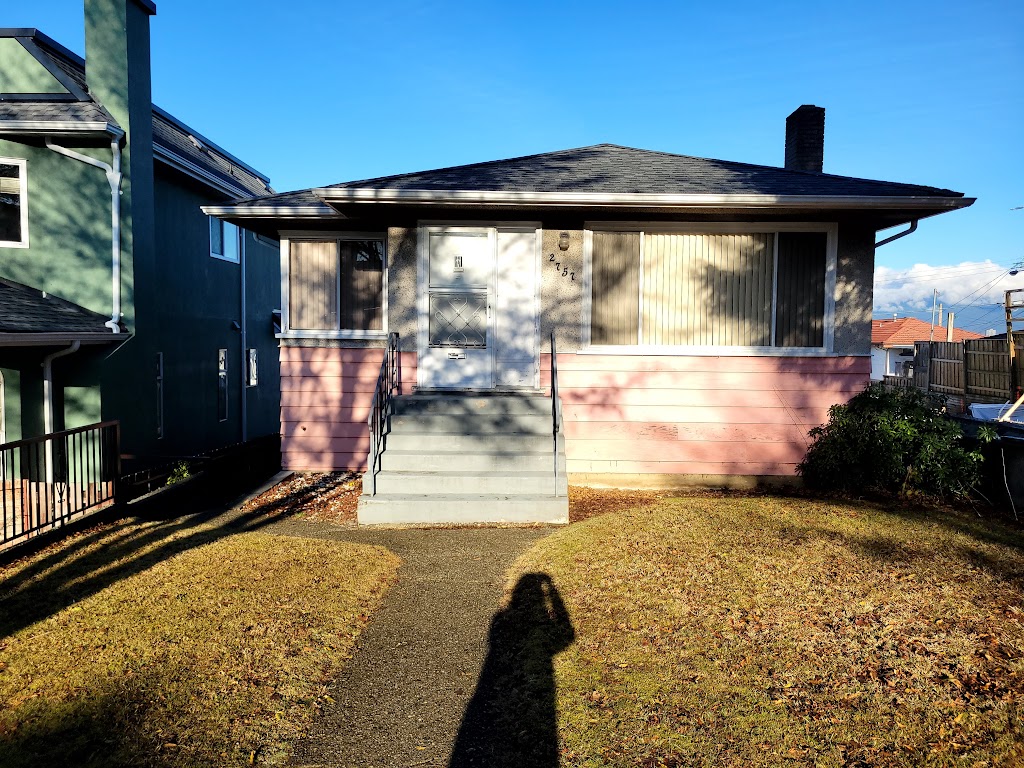 REIKO MACKENZIE: RE/MAX Crest Realty | 3215 Macdonald St, Vancouver, BC V6L 2N2, Canada | Phone: (604) 808-0953