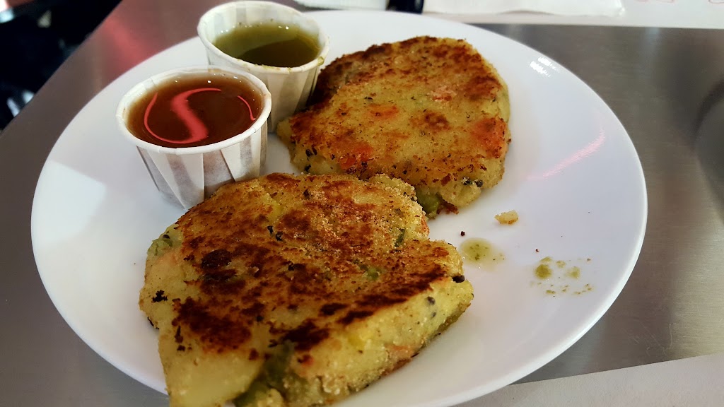 Bombay Choupati | 5011 Bd des Sources, Pierrefonds, QC H8Y 3E3, Canada | Phone: (514) 421-3130