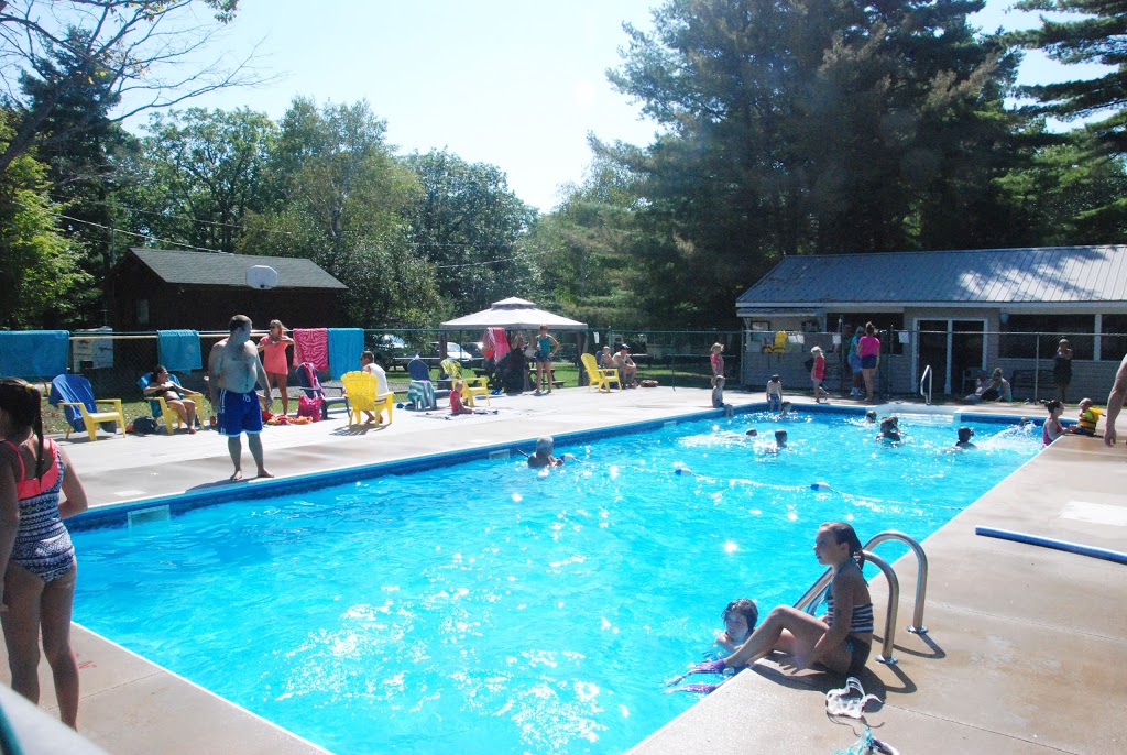 Buckhorn Narrows Resort | 352 Buckhorn Narrows Road, Buckhorn, ON K0L 1J0, Canada | Phone: (705) 657-8802