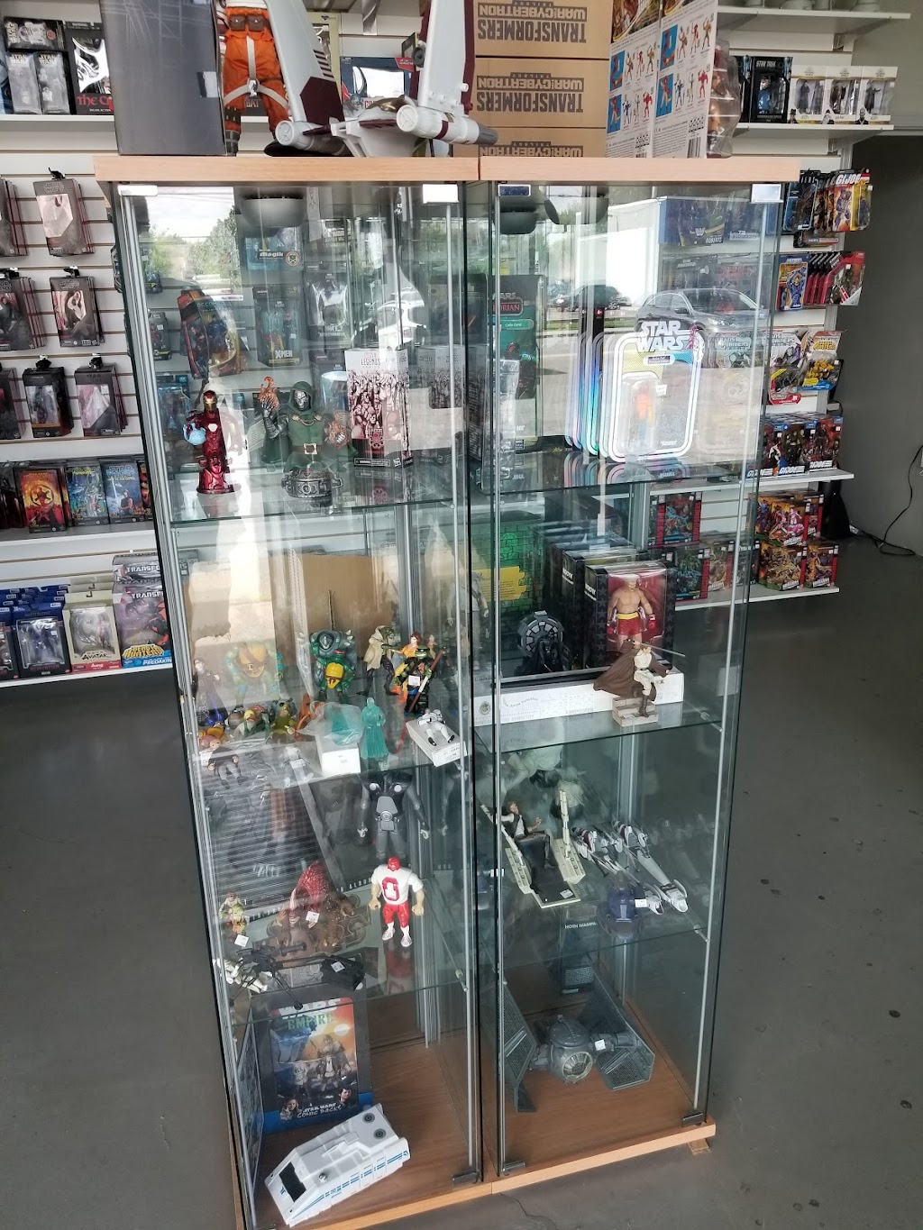 Collection Mania | 5460 Mnt Saint-Hubert, Saint-Hubert, QC J3Y 1V9, Canada | Phone: (514) 814-5425