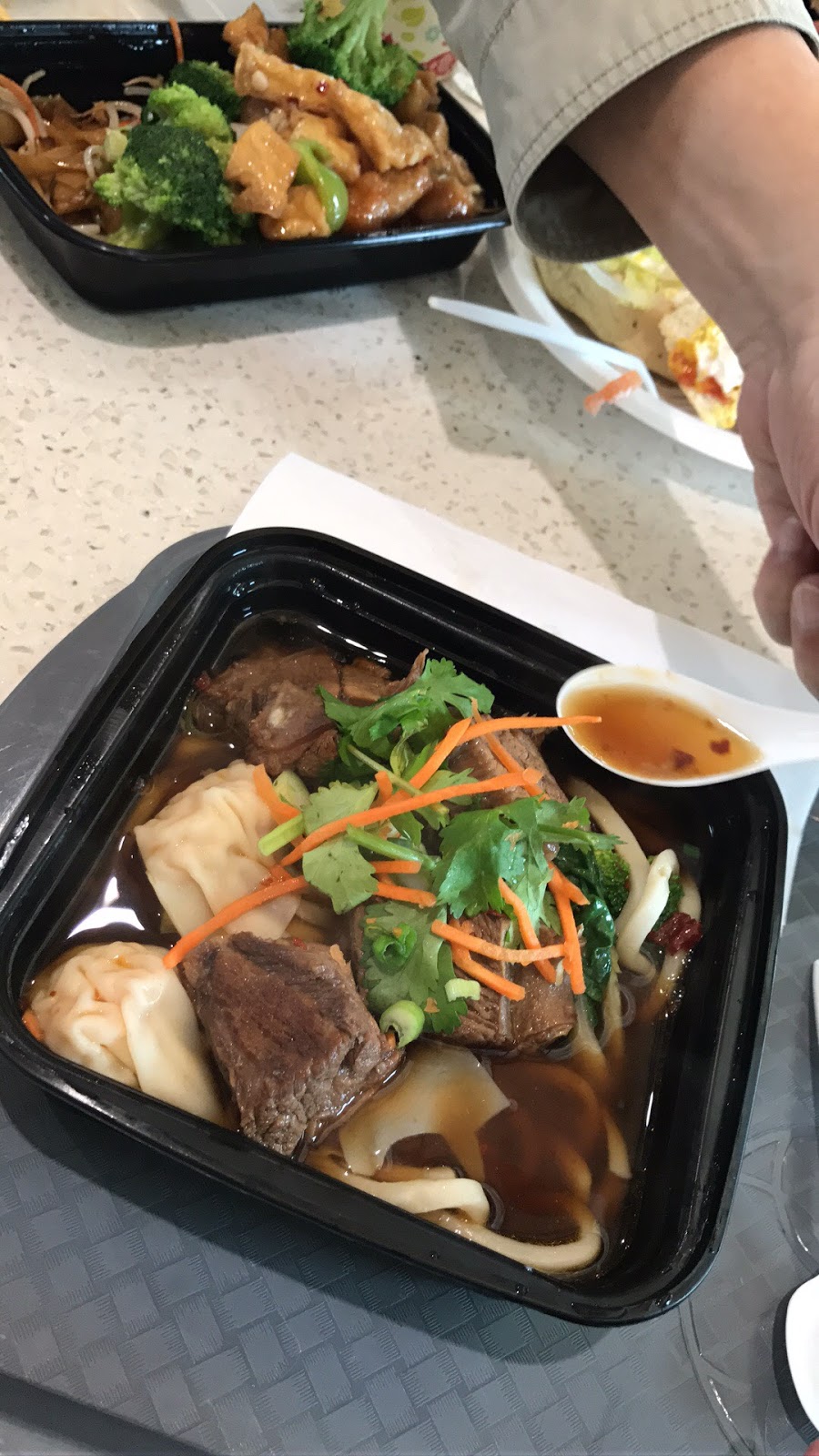 Szechuan Express | 300 Taylor Rd, Niagara-on-the-Lake, ON L0S 1J0, Canada | Phone: (905) 685-8778