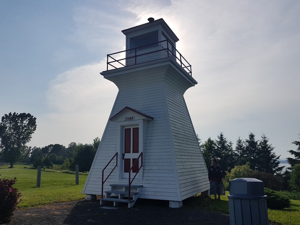 Camping Cap à la Roche | 1820 Marie Victorin, Deschaillons-sur-Saint-Laurent, QC G0S 1G0, Canada | Phone: (819) 292-1212