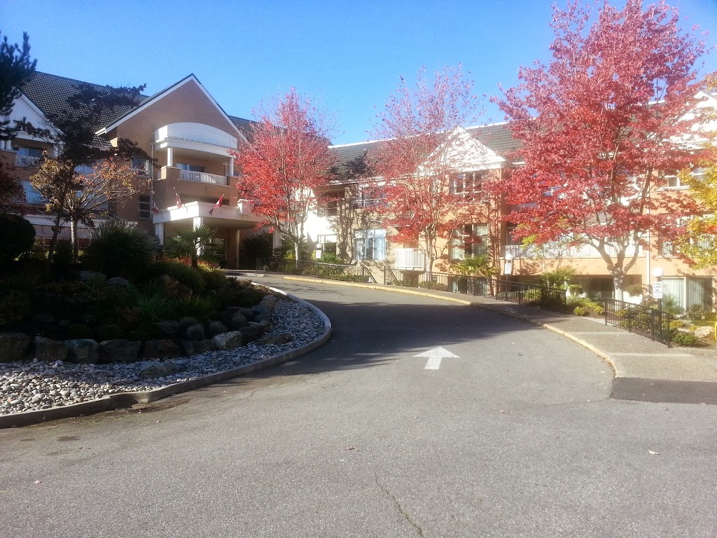 Whitecliff | 15501 16 Ave, Surrey, BC V4A 9M5, Canada | Phone: (604) 538-7227
