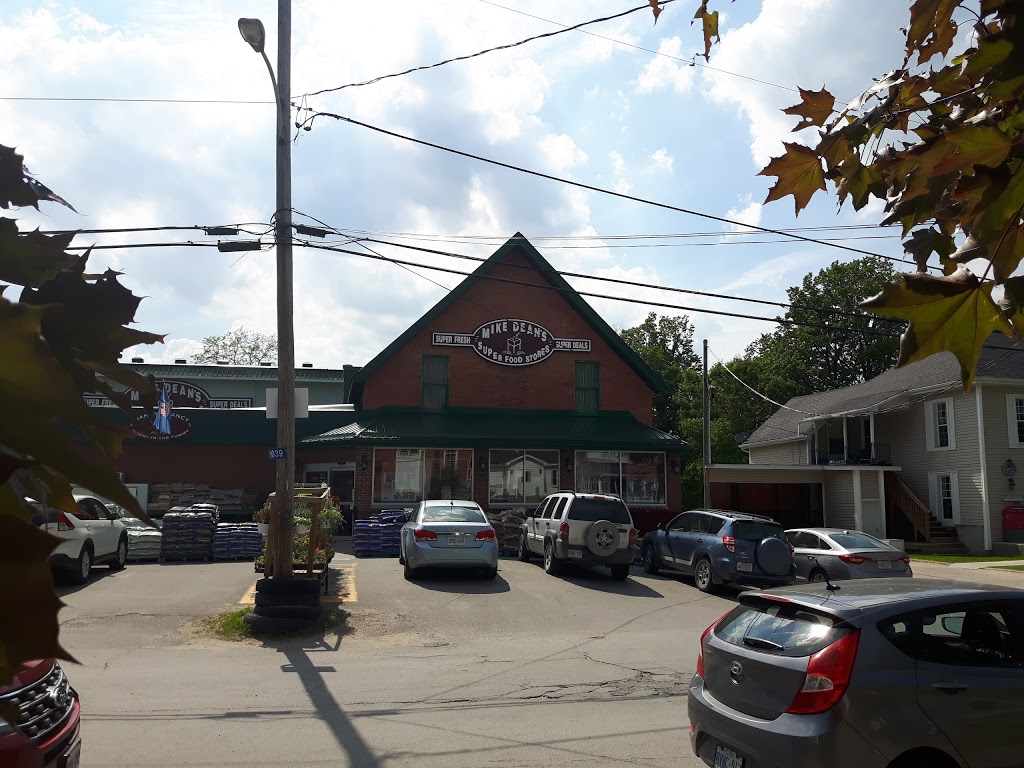 Mike DEAN Local GROCER - Sharbot Lake | 1039 Elizabeth St, Sharbot Lake, ON K0H 2P0, Canada | Phone: (613) 279-1020