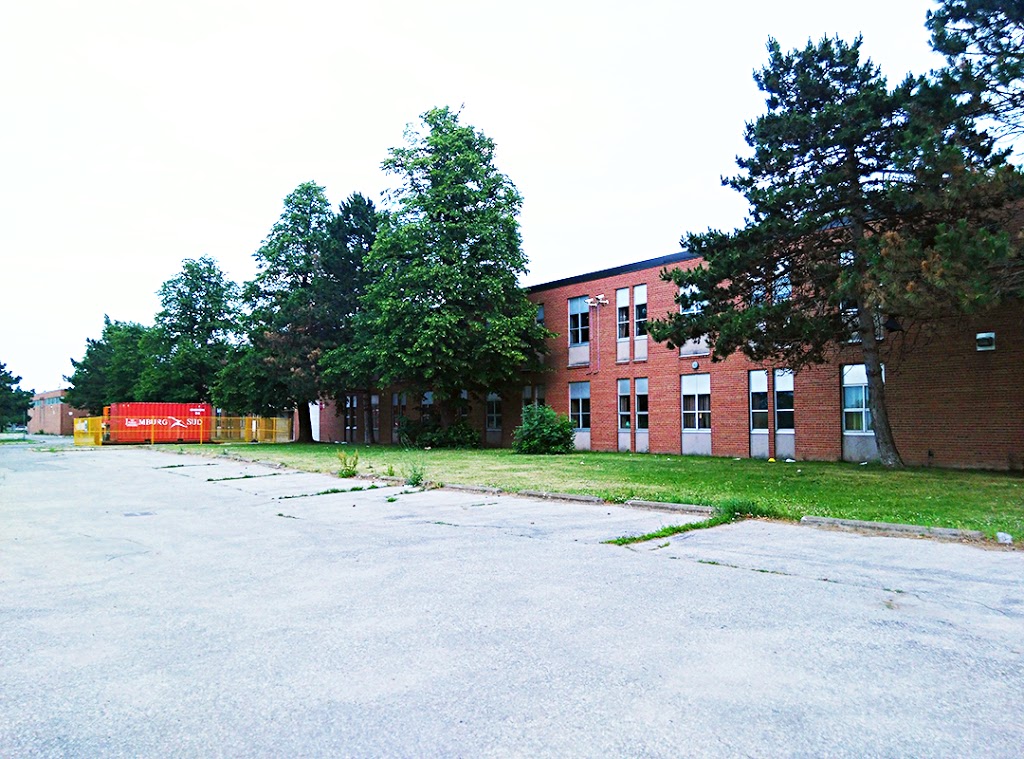 Woburn Collegiate Institute | 2222 Ellesmere Rd, Scarborough, ON M1G 3M3, Canada | Phone: (416) 396-4575