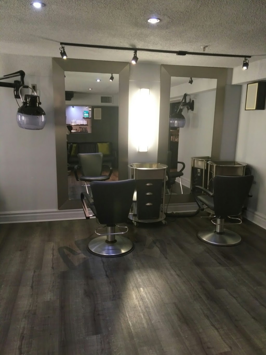 Linea Hair Studio Inc. | 1715 Lakeshore Rd W, Mississauga, ON L5J 1J4, Canada | Phone: (905) 822-5100
