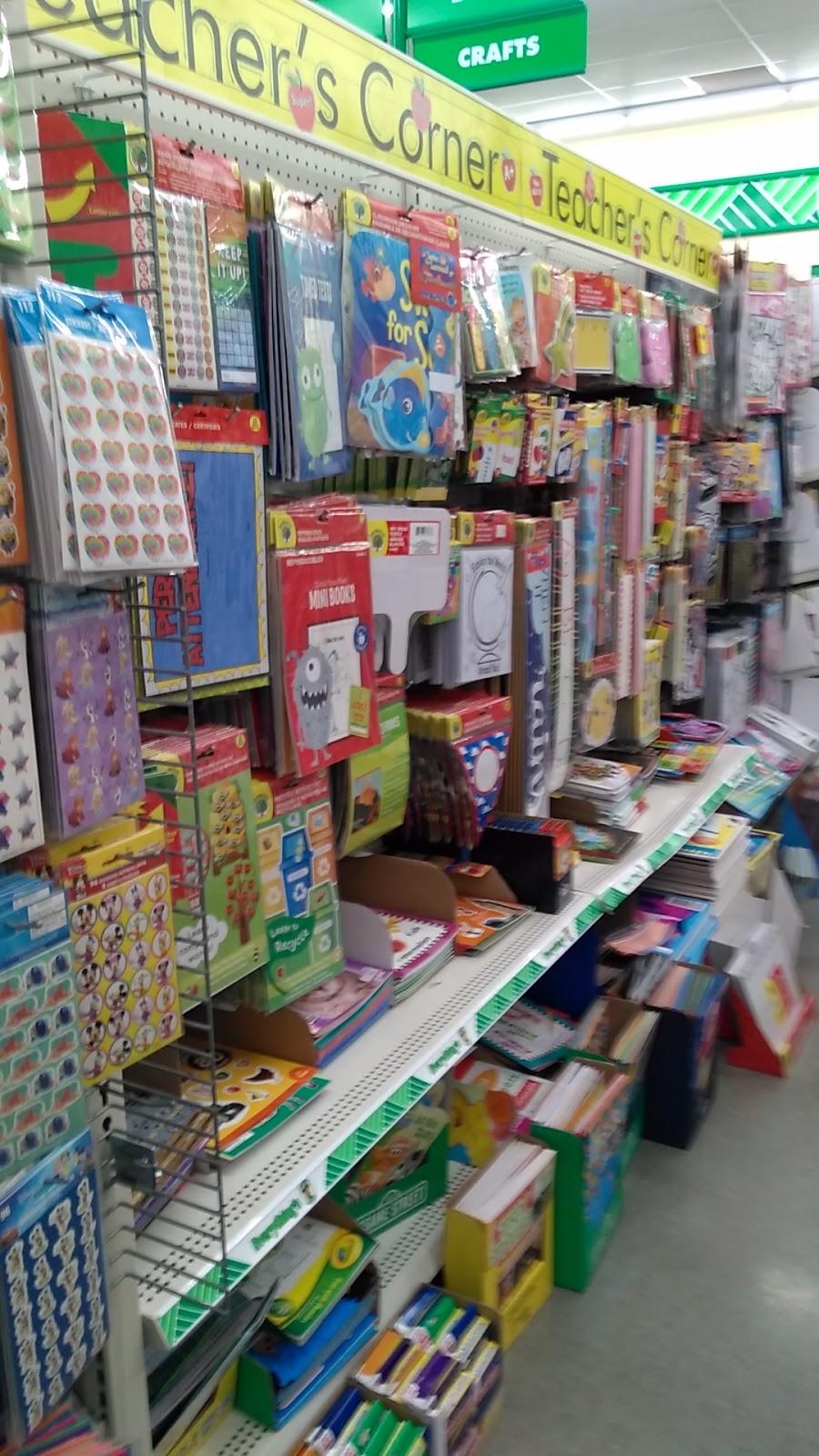 Dollar Tree | 21 Helmcken Rd #110, Victoria, BC V8Z 5G5, Canada | Phone: (250) 658-9930