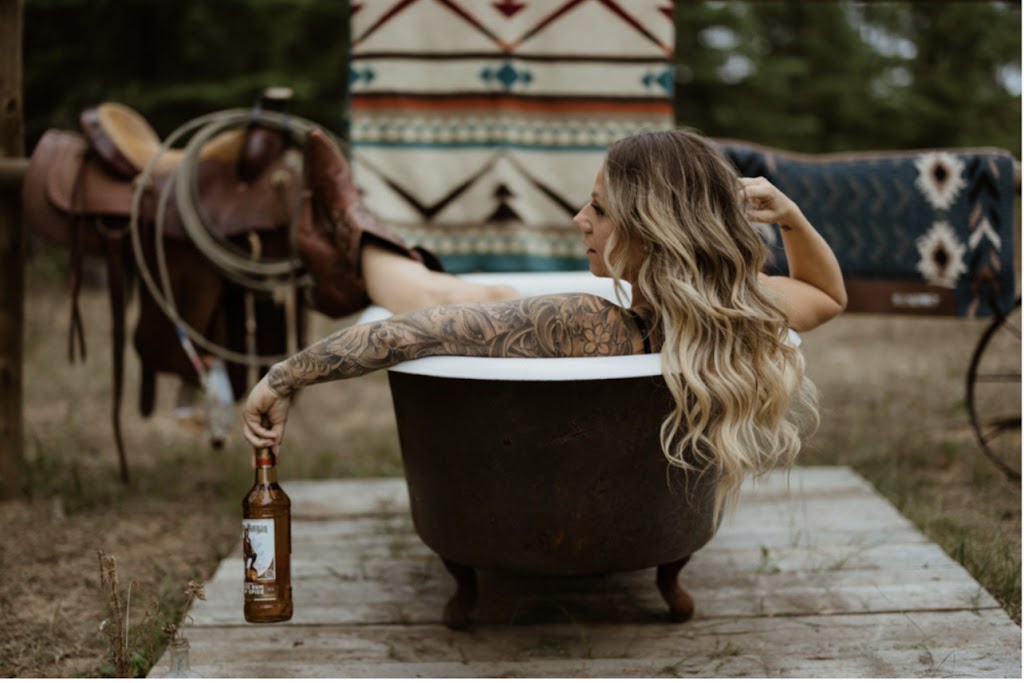 Amanda Marie Photography | 40 Summerwood Blvd #110, Sherwood Park, AB T8H 0C2, Canada | Phone: (780) 288-7605