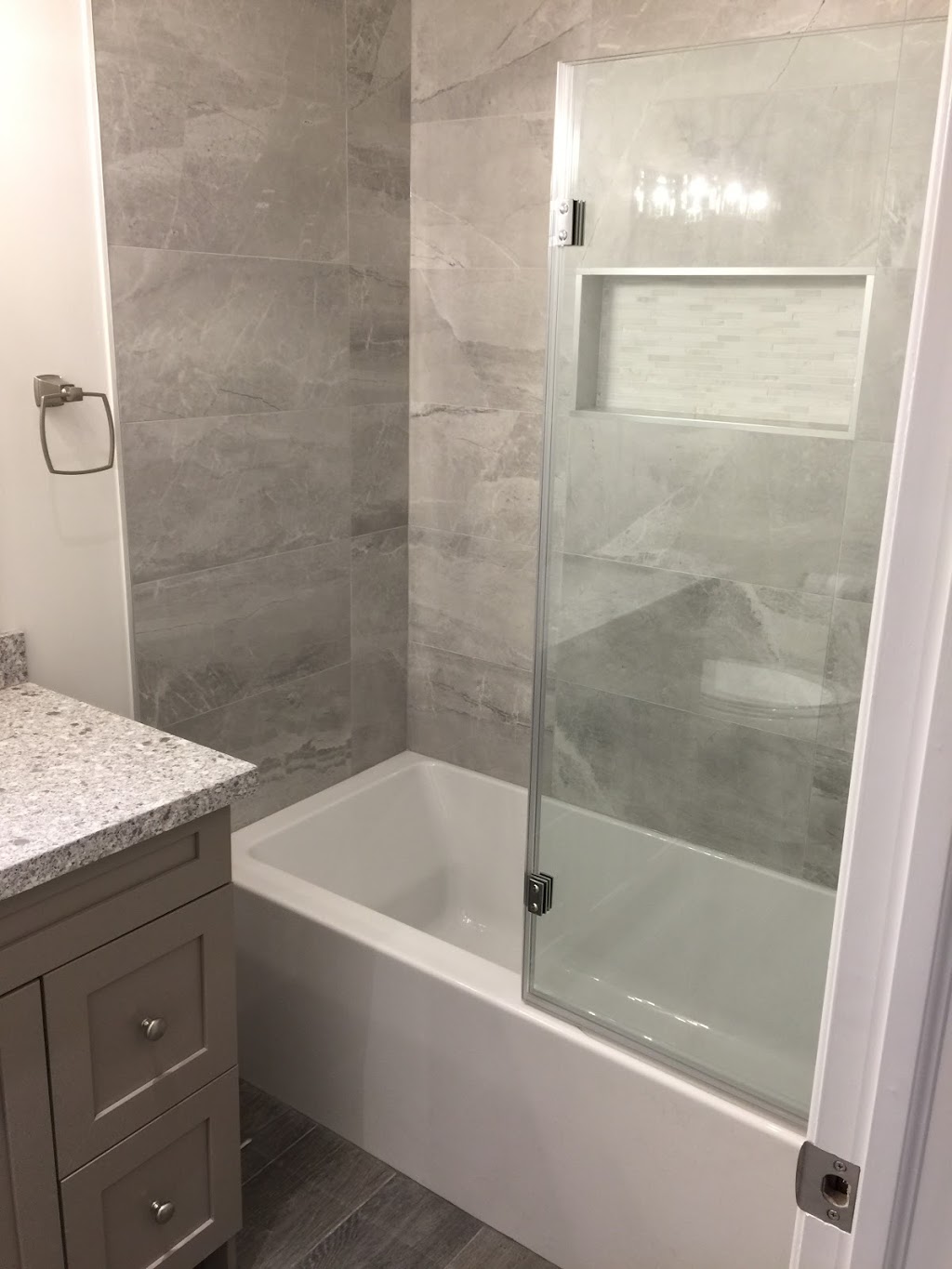 The Tile House | 1095 Kingston Rd #3, Pickering, ON L1V 1B5, Canada | Phone: (855) 303-8453