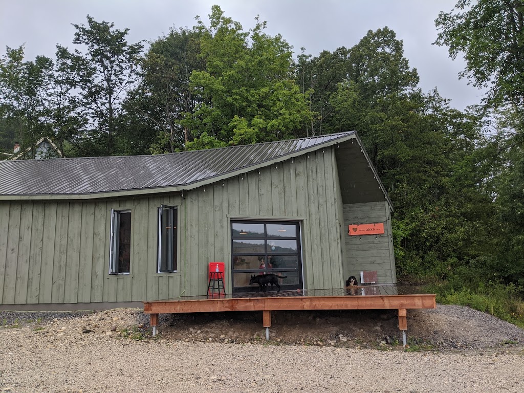 Alska farm | 70 Chem. du Lac-Bernard N, Low, QC J0X 2C0, Canada | Phone: (819) 592-1595