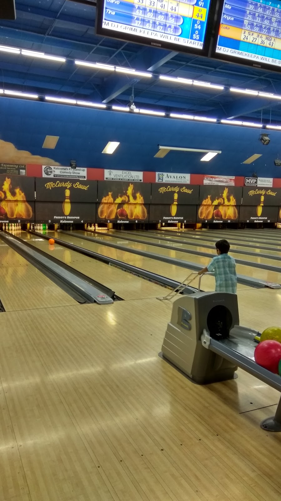McCurdy Bowling Centre | 948 McCurdy Rd, Kelowna, BC V1X 2P7, Canada | Phone: (250) 491-2695