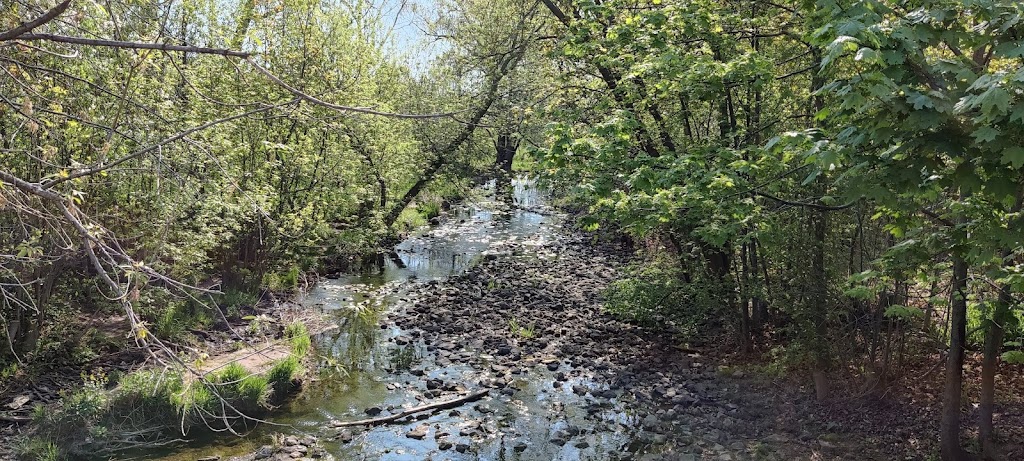 Frontenac Park | 5140 Pinedale Ave, Burlington, ON L7L 3V4, Canada | Phone: (613) 376-3489