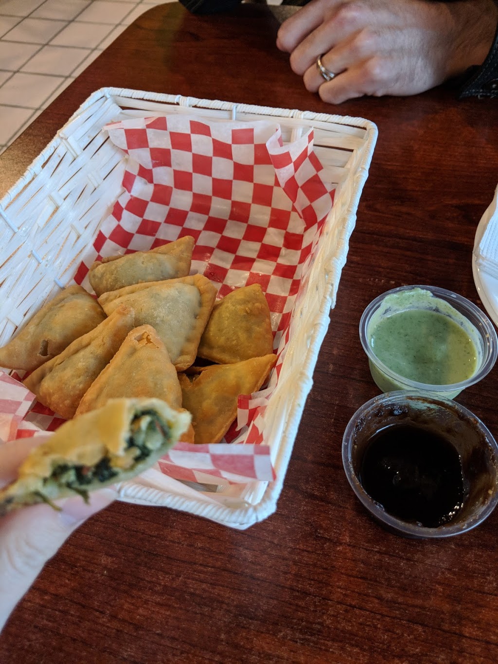 LINDSAYS AROMA . First Indian Restaurant in Lindsay. Butterchic | 32 Queen St, Lindsay, ON K9V 1G2, Canada | Phone: (705) 934-1002