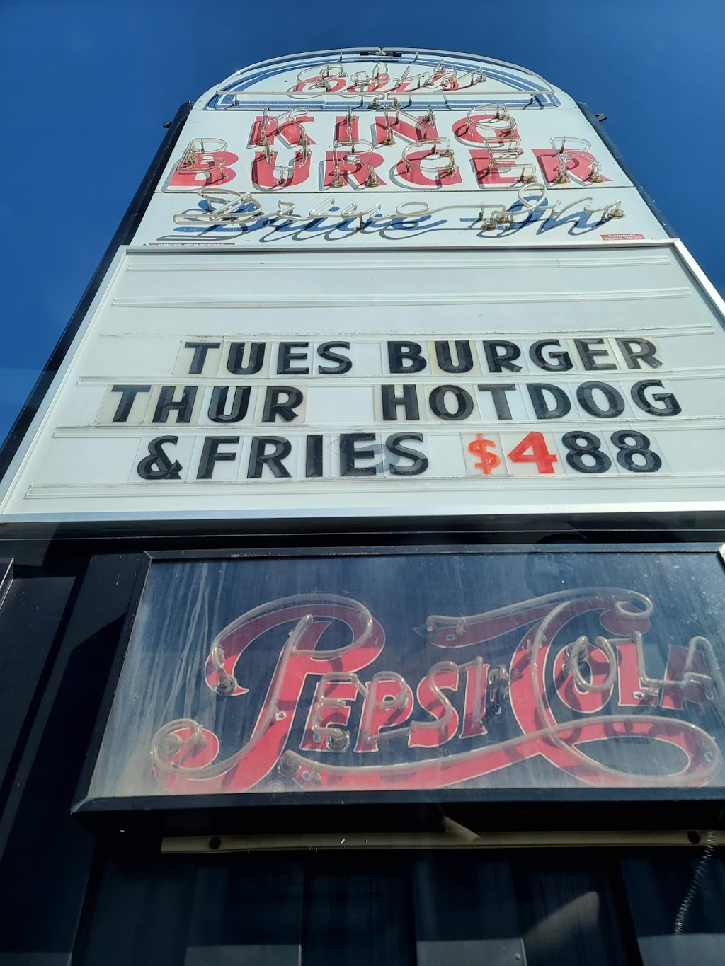 Odis Kingburger Drive-In | 546 Stewart St, Renfrew, ON K7V 1Y6, Canada | Phone: (613) 432-6623
