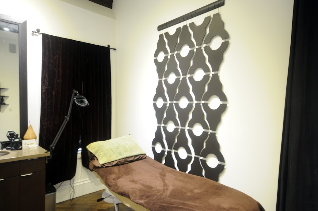 Essence | 22 Queen St E, Cambridge, ON N3C 2A6, Canada | Phone: (519) 651-1415