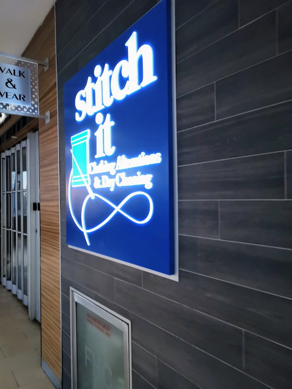 Stitch It Clothing Alterations & Dry Cleaning | 3401 Dufferin St #403A, North York, ON M6A 2T9, Canada | Phone: (416) 783-4074