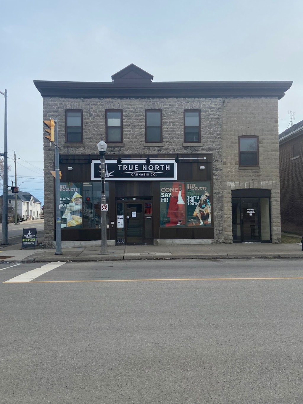 True North Cannabis Co - Fort Erie Dispensary | 201 Jarvis St, Fort Erie, ON L2A 2S7, Canada | Phone: (905) 994-1414