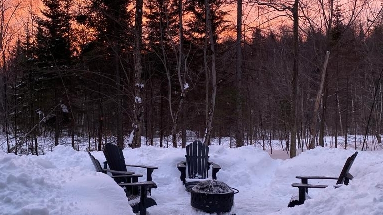 Chalet LuNa | 199 Chem. du Lac Lili, Chertsey, QC J0K 3K0, Canada | Phone: (514) 554-2417