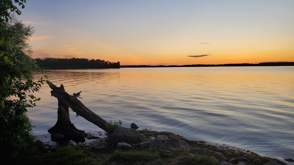 Golden Beach Resort | 7100 Northumberland County Rd 18, Roseneath, ON K0K 2X0, Canada | Phone: (905) 342-5366