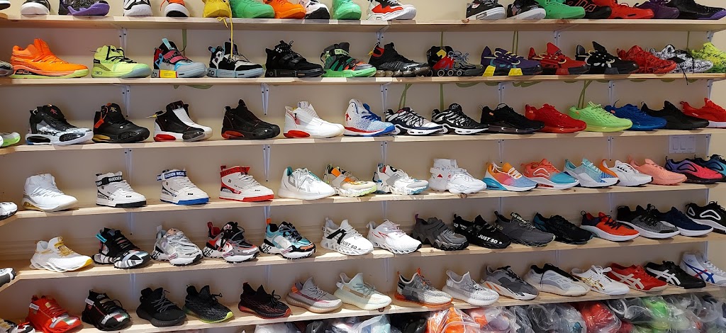 CM SHOES | 2624 Dunwin Dr #10, Mississauga, ON L5L 1J5, Canada | Phone: (647) 381-6072