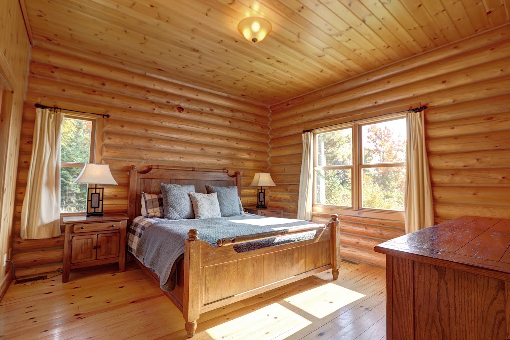 Chalet no. 81 by Fiddler Lake Resort® (Cerf-Deer) | 15 Chem. du Grand-Pic, Mille-Isles, QC J0R 1A0, Canada | Phone: (800) 721-0371