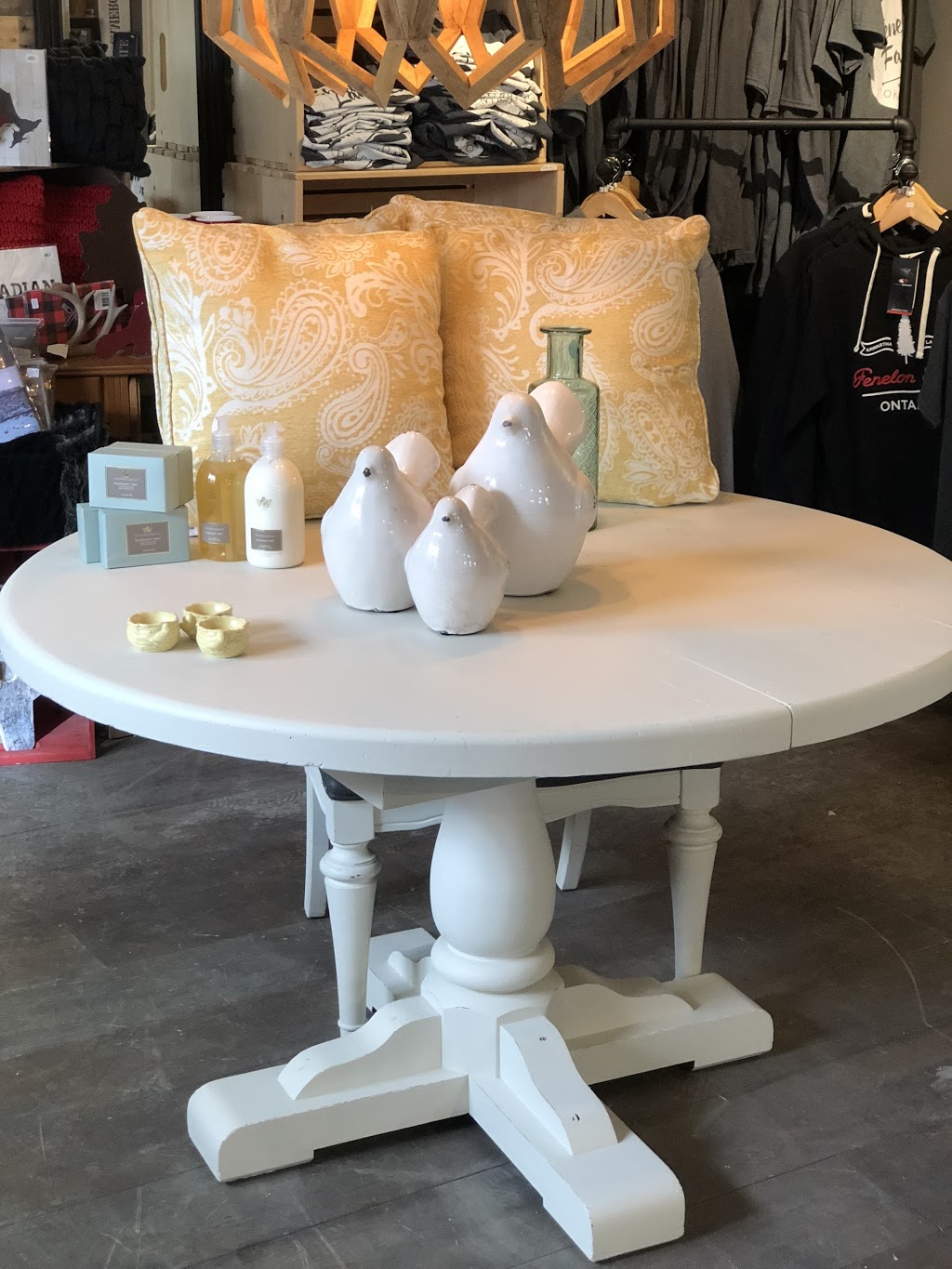 Barn and Bunkie | 41 Lindsay St, Fenelon Falls, ON K0M 1N0, Canada | Phone: (705) 887-0304