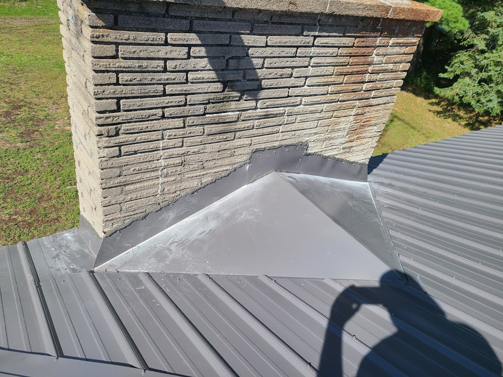 BLGR Contracting LTD steel roofing specialists | 2 Fire Rte 110, Bobcaygeon, ON K0M 1A0, Canada | Phone: (705) 761-8318