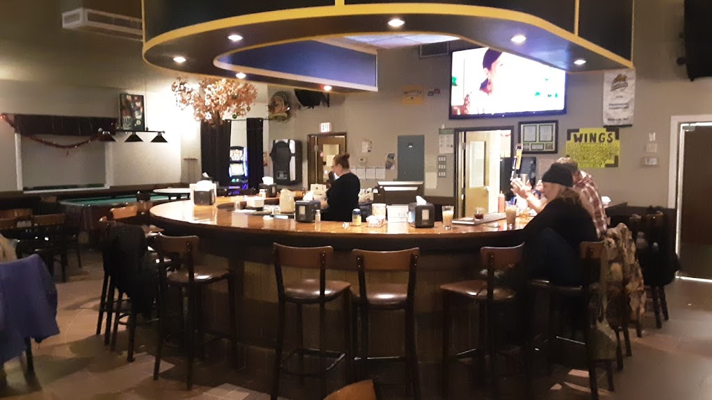 Call-Inns Hotel & Wise-ers Bar and Restaurant | 125 Broadway Avenue East, Pilot Mound, MB R0G 1P0, Canada | Phone: (204) 825-2800