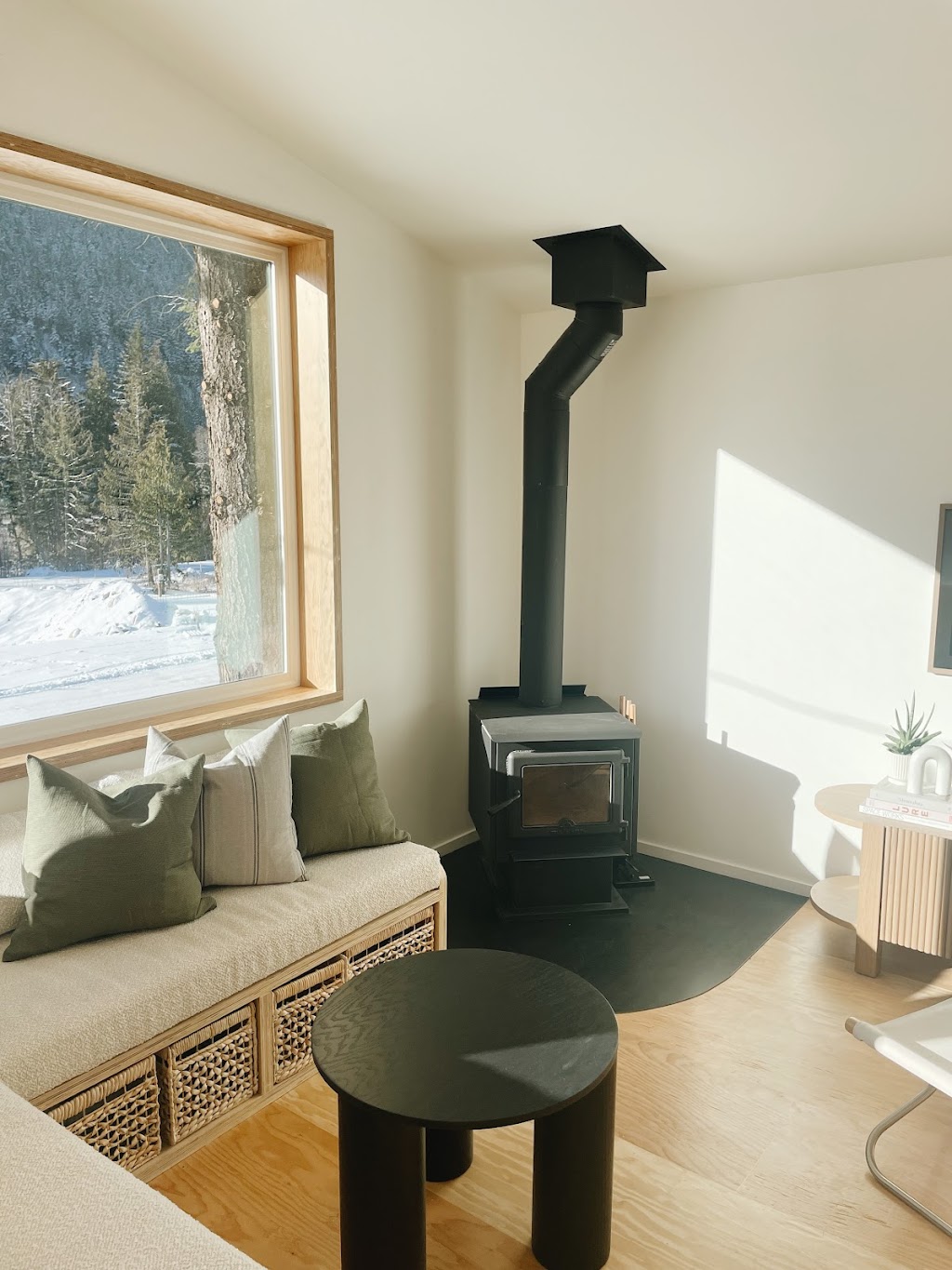 The Black Pine | 71428 Grove Blvd, Hope, BC V0X 1L5, Canada | Phone: (604) 614-8715
